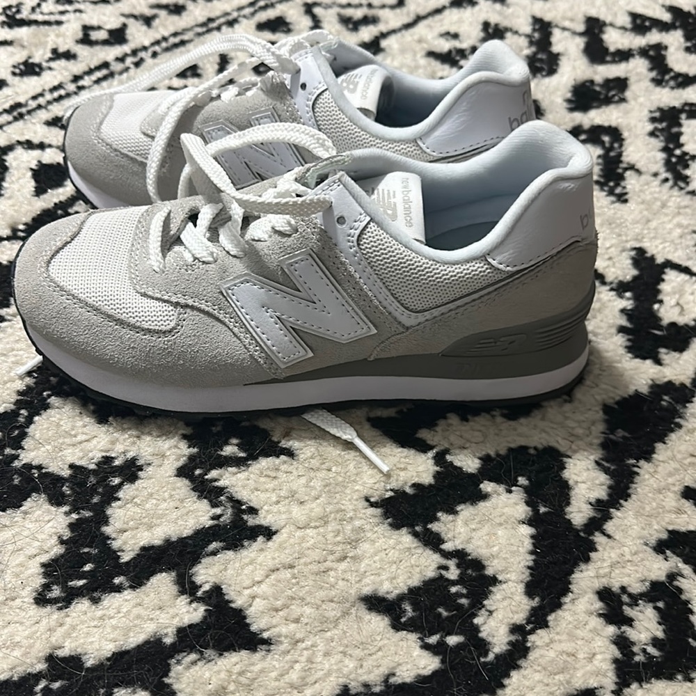 Never worn brand new . Great condition just a little to small for me